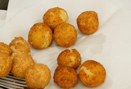 Фото шага рецепта Сырные крокеты 126455 шаг 10  