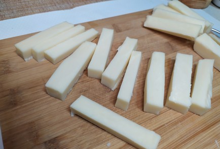 Фото шага рецепта Сырные палочки 190510 шаг 1  