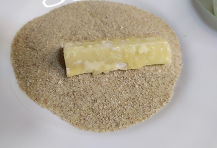 Фото шага рецепта Сырные палочки 190510 шаг 5  