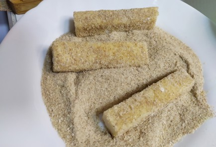 Фото шага рецепта Сырные палочки 190510 шаг 6  