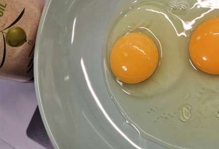 Фото шага рецепта Сырные стейки из цветной капусты 151974 шаг 2  