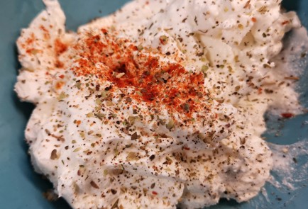 Фото шага рецепта Сырный сэндвич с помидорами на гриле 152238 шаг 2  