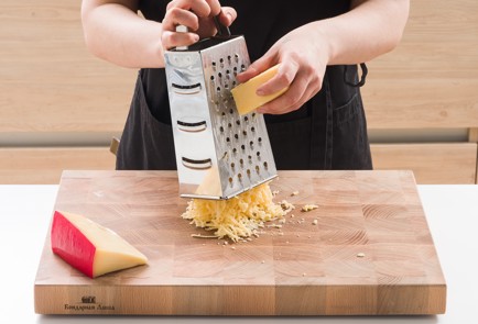 Фото шага рецепта Сырный соус 152340 шаг 1  