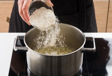 Фото шага рецепта Сырный соус 152340 шаг 3  