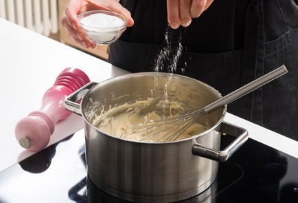 Фото шага рецепта Сырный соус 152340 шаг 6  