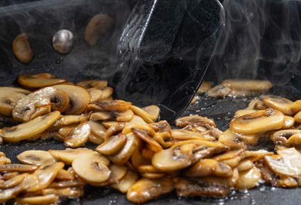 Фото шага рецепта Сырный суп с грибами 175462 шаг 8  