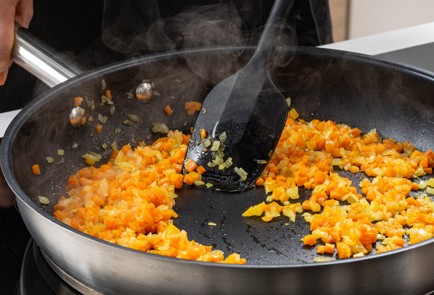 Фото шага рецепта Сырный суп с курицей 175464 шаг 6  