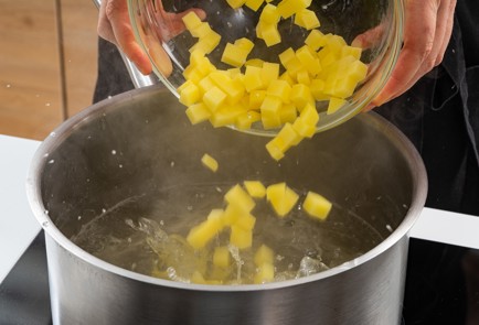 Фото шага рецепта Сырный суп с курицей 175464 шаг 8  