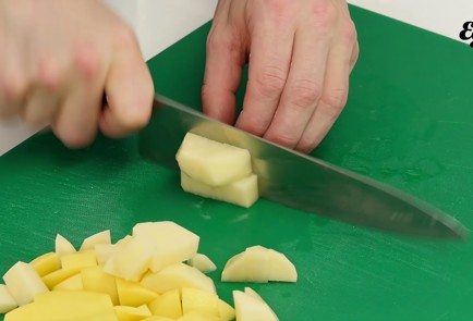 Фото шага рецепта Классический сырный суп 126416 шаг 2  