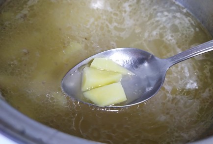 Фото шага рецепта Сырный суп 190190 шаг 4  