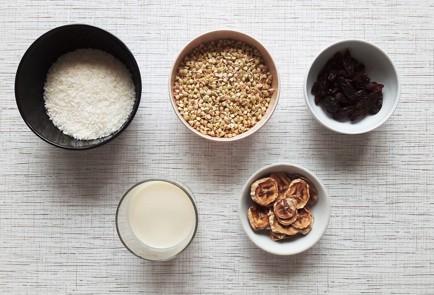 Фото шага рецепта Сыроедческая банановококосовая гречневая каша 138671 шаг 1  