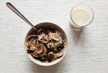 Фото шага рецепта Сыроедческая банановококосовая гречневая каша 138671 шаг 2  