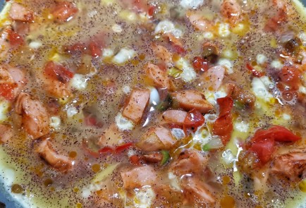 Фото шага рецепта Сытная кубанская яичница 152341 шаг 7  