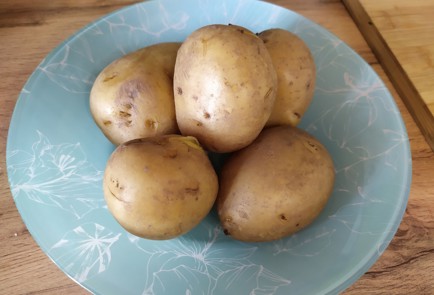 Фото шага рецепта Сытный картофельный салат с грудинкой 188991 шаг 1  