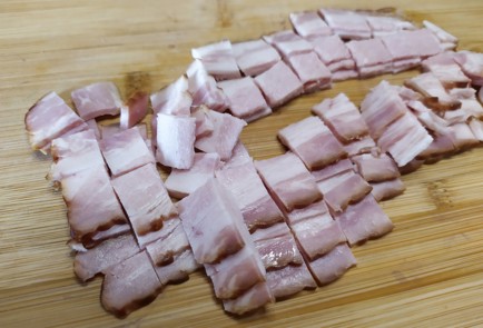 Фото шага рецепта Сытный картофельный салат с грудинкой 188991 шаг 2  