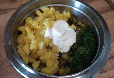 Фото шага рецепта Сытный картофельный салат с грудинкой 188991 шаг 8  