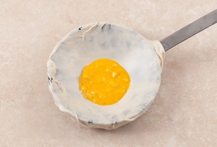 Фото шага рецепта Тайский манговый блин 39041 шаг 5  