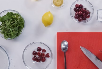 Фото шага рецепта Тальята с пиканьей руколой и маринованной черешней 137044 шаг 4  