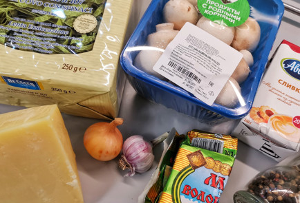 Фото шага рецепта Тальятелле со шпинатом и шампиньонами 151512 шаг 1  