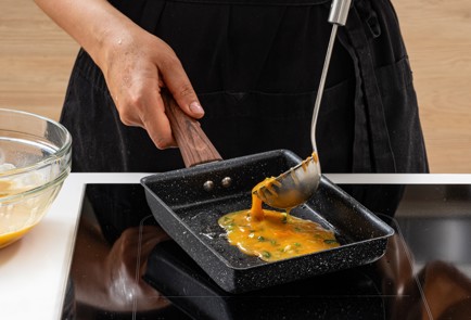 Фото шага рецепта Тамагояки 186454 шаг 6