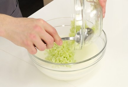 Фото шага рецепта Болгарский холодный суп таратор 125346 шаг 5  