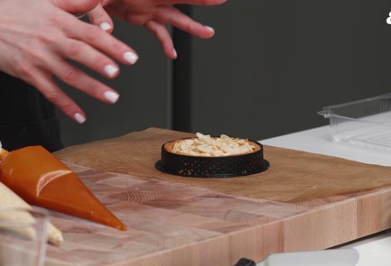 Фото шага рецепта Тарт с хурмой и облепихой 153002 шаг 21  