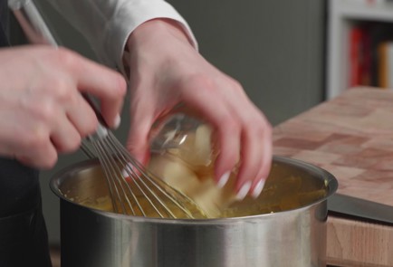 Фото шага рецепта Тарт с хурмой и облепихой 153002 шаг 7  