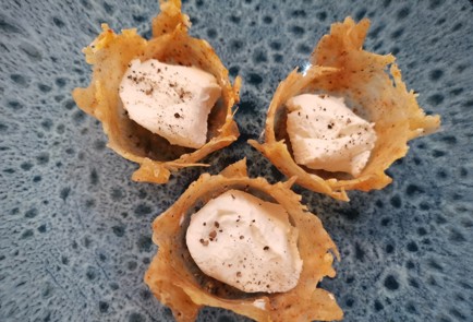 Фото шага рецепта Тарталетки капрезе 188223 шаг 2  