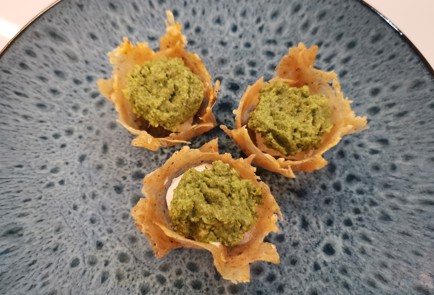 Фото шага рецепта Тарталетки капрезе 188223 шаг 3  