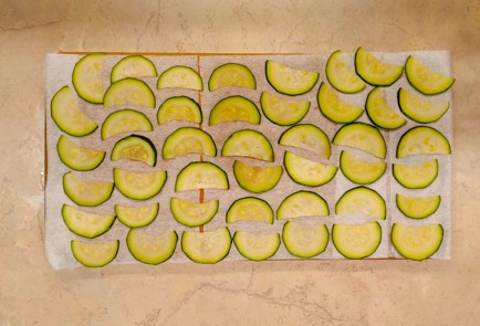 Фото шага рецепта Тарталеткирозы с кабачком 186997 шаг 3