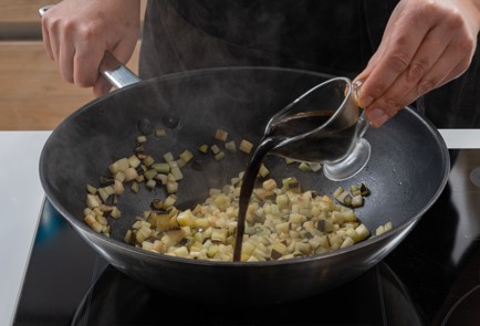 Фото шага рецепта Тарталетки с баклажанами брынзой и орехами 175285 шаг 3  