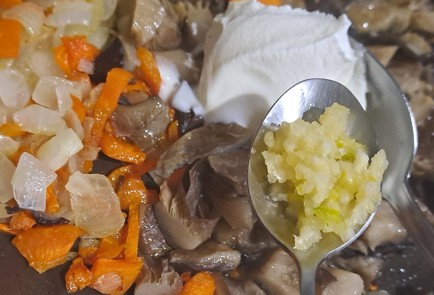 Фото шага рецепта Тарталетки с грибной начинкой 190820 шаг 8