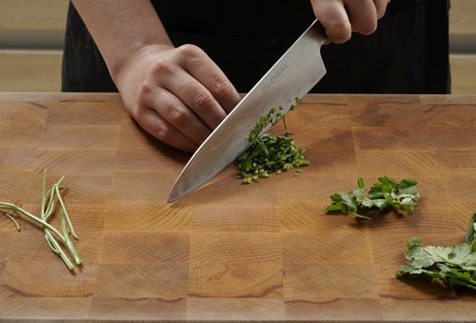 Фото шага рецепта Тарталетки с хурмой и копченой курицей 152976 шаг 5  