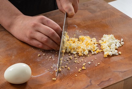 Фото шага рецепта Тарталетки с кальмарами и сулугуни 175282 шаг 2  