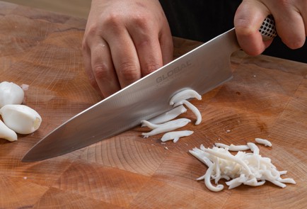 Фото шага рецепта Тарталетки с кальмарами и сулугуни 175282 шаг 4  