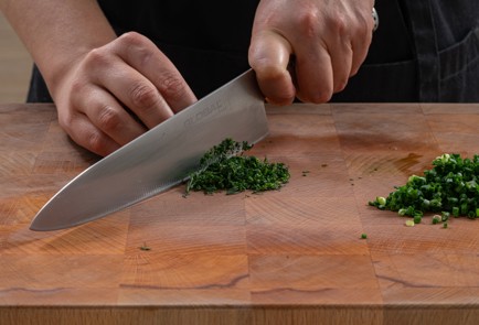 Фото шага рецепта Тарталетки с кальмарами и сулугуни 175282 шаг 7  