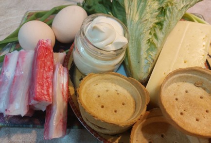 Фото шага рецепта Тарталетки с крабовыми палочками 189366 шаг 1  