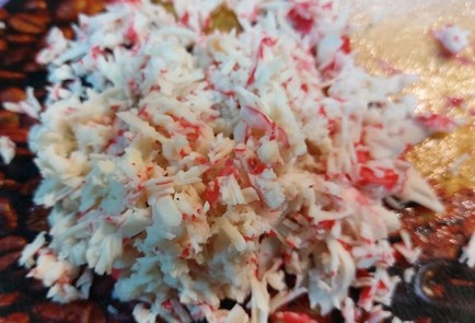 Фото шага рецепта Тарталетки с крабовыми палочками 189366 шаг 5  