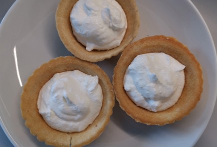 Фото шага рецепта Тарталетки с красной рыбой 191415 шаг 2