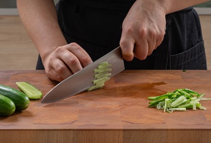 Фото шага рецепта Тарталетки с курицей и свежим огурцом 175277 шаг 7