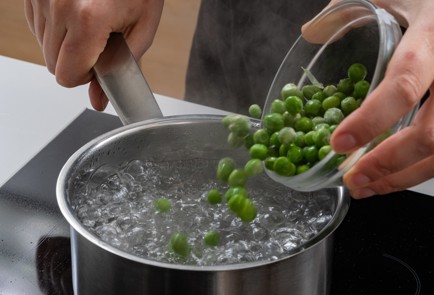 Фото шага рецепта Тарталетки с печенью трески 175283 шаг 4  