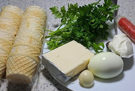 Фото шага рецепта Тарталетки с плавленым сыром и крабовыми палочками 190818 шаг 1  