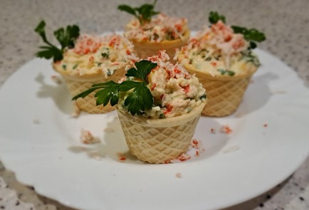 Фото шага рецепта Тарталетки с плавленым сыром и крабовыми палочками 190818 шаг 12  