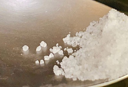 Фото шага рецепта Тарталетки с рыбной начинкой 190855 шаг 6  