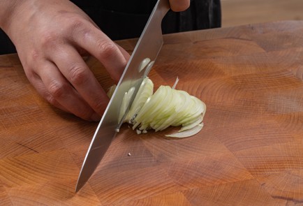 Фото шага рецепта Тарталетки с селедкой и киви 175279 шаг 2  