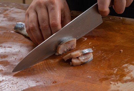 Фото шага рецепта Тарталетки с селедкой и киви 175279 шаг 5  