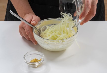 Фото шага рецепта Тарталетки с селедкой и киви 175279 шаг 7  