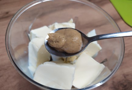 Фото шага рецепта Тарталетки с селедочным маслом 189086 шаг 11  