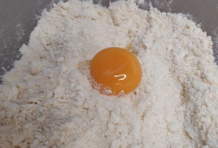 Фото шага рецепта Тарталетки с селедочным маслом 189086 шаг 2  