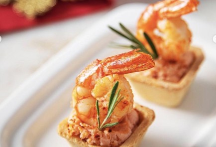 Фото шага рецепта Тарталетки с тунцом кремом из креветки и авокадо 153139 шаг 1  